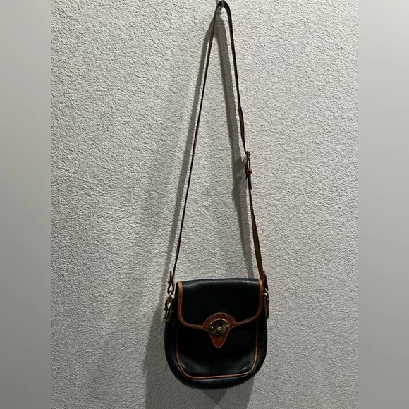 Vintage 1970s Dooney & Bourke Cavalry Spectator Leather Bucket Crossbody Bag - Picture 2 of 16